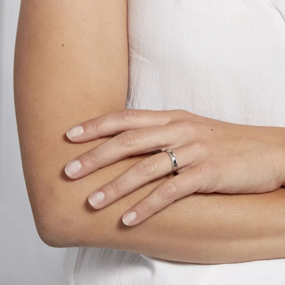 Alliance Beritan Demi Jonc Classique Argent Blanc