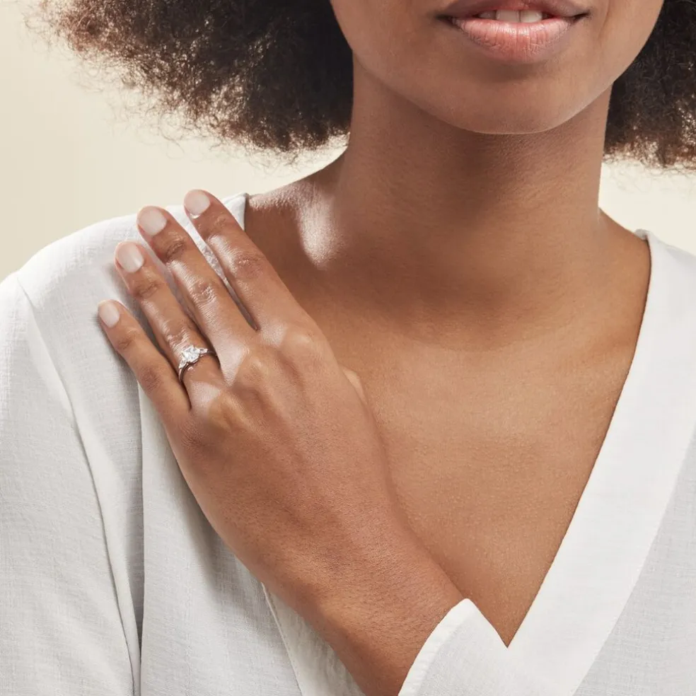 Bague Saelle Or Blanc Oxyde De Zirconium
