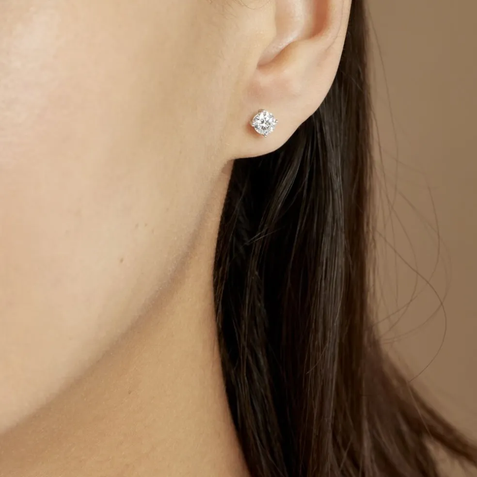 Boucles D'oreilles Puces 4 Griffes Or Blanc Diamant Synthetique